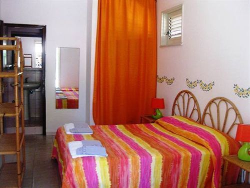Villaggio Simenzaru Mongiove Екстериор снимка