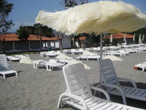 Villaggio Simenzaru Mongiove Екстериор снимка